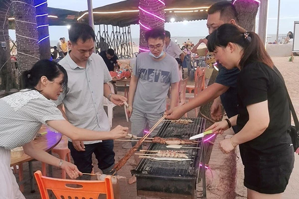 From Factory Floor to Food Stalls: How We Recharge to Build Better Bags