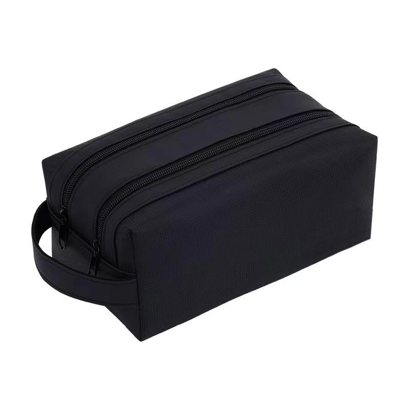 Toiletry Bags / Dopp Kits